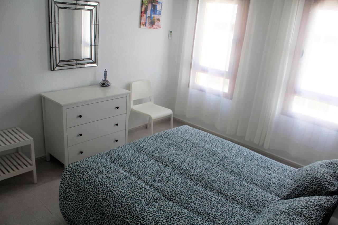Elizabeth Beach Apartment With Seaviews! Торремолинос Экстерьер фото
